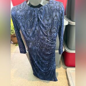 Elegant Blue Snake Print Dress p32